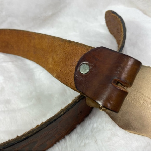 Goldtone horse buckle leather horse Valerie belt. 32 - Picture 7 of 8